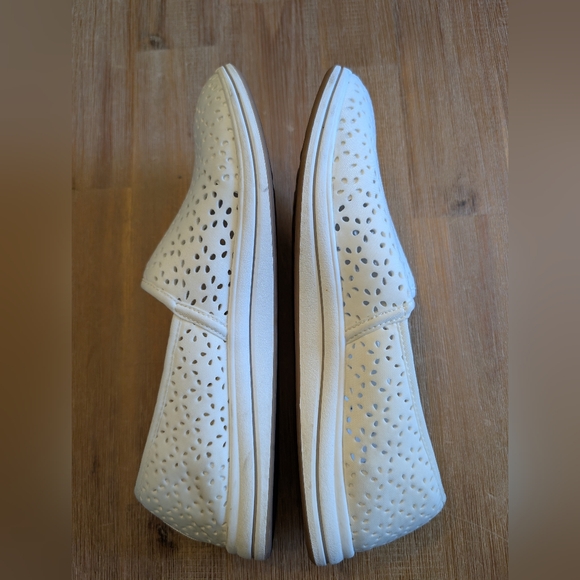 CLARKS Cloudsteppers Breeze Emily in White Size 9 - Picture 3 of 9